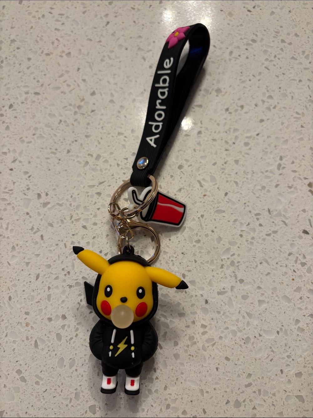 Pikatchu Pokémon Streetwear blowing a bubble keychain